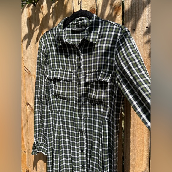 WOMEN’S ZARA PLAID BUTTON DOWN DRESS. - Picture 5 of 10